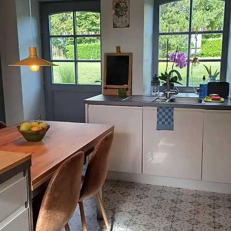 La Colline Aux Fees *